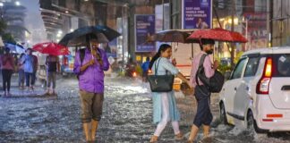 കേരളത്തില് അതിതീവ്ര മഴയ്ക്ക് സാധ്യത; നാളെ നാല് ജില്ലകളിൽ റെഡ് അലേർട്ട്